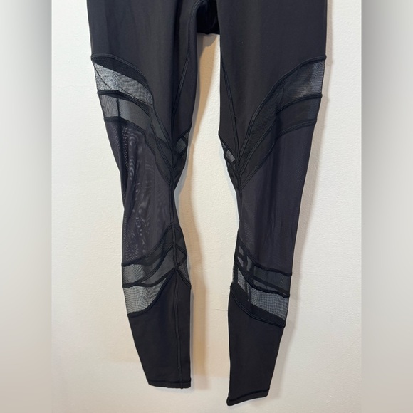 lululemon mesh leggings - Picture 4 of 10